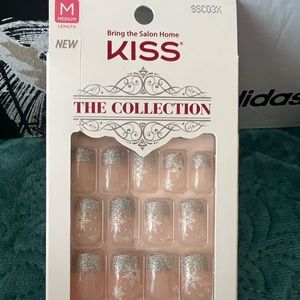 Kiss nails